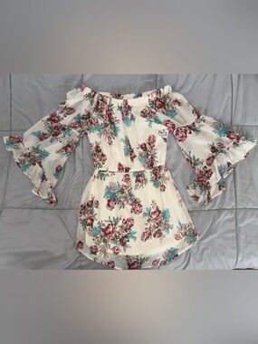 A Hint of Blush White Floral Dress Size Large